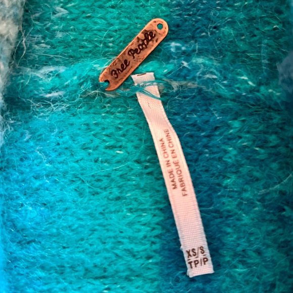 EUC, Like New.Free People Cloud Kicker Cropped Sweater in Turquoise, XS/S - Picture 3 of 3